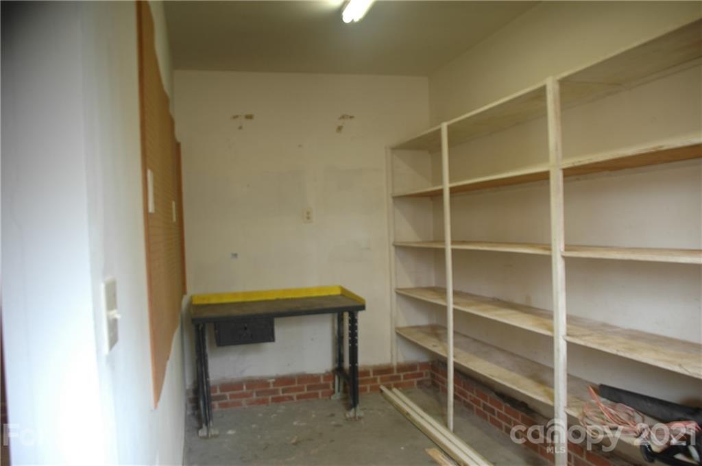 521 Gray Drive Charlotte, NC 28213 - Photo 34 of 34 a view of room with walk in closet