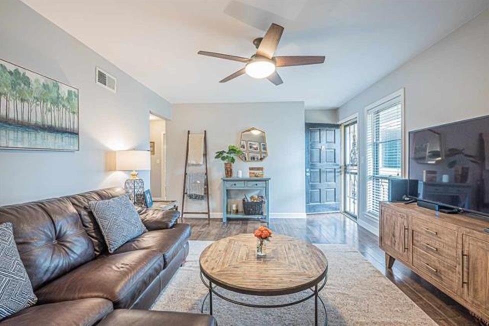 1025 June Road, Unit 6 Memphis, TN 38119 - Photo 2 of 19 Gallery Image 2