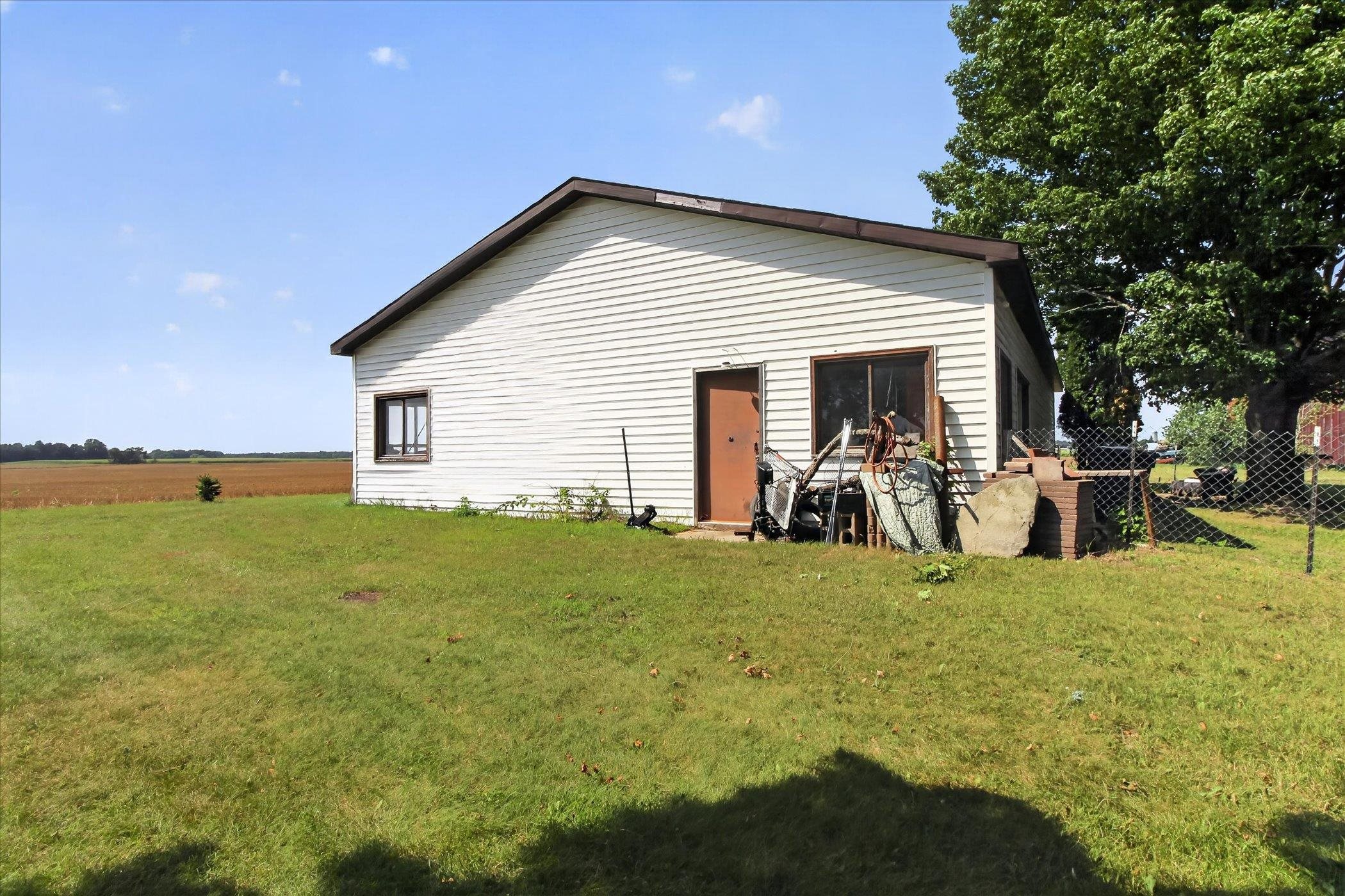 1629 North Warner Road Sumner, MI 48889 - Photo 52 of 58 1948946-1c4a50bc-f97c-4a5e-9ef9-95b5f0590a2a.JPG