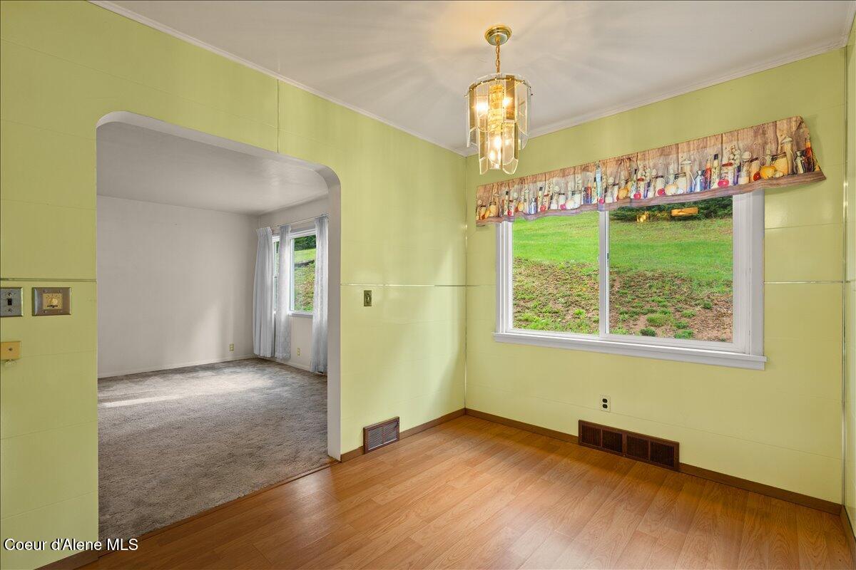 2122 Nine Mile Road, Unit B Wallace, ID 83873 - Photo 18 of 41 17-Dining