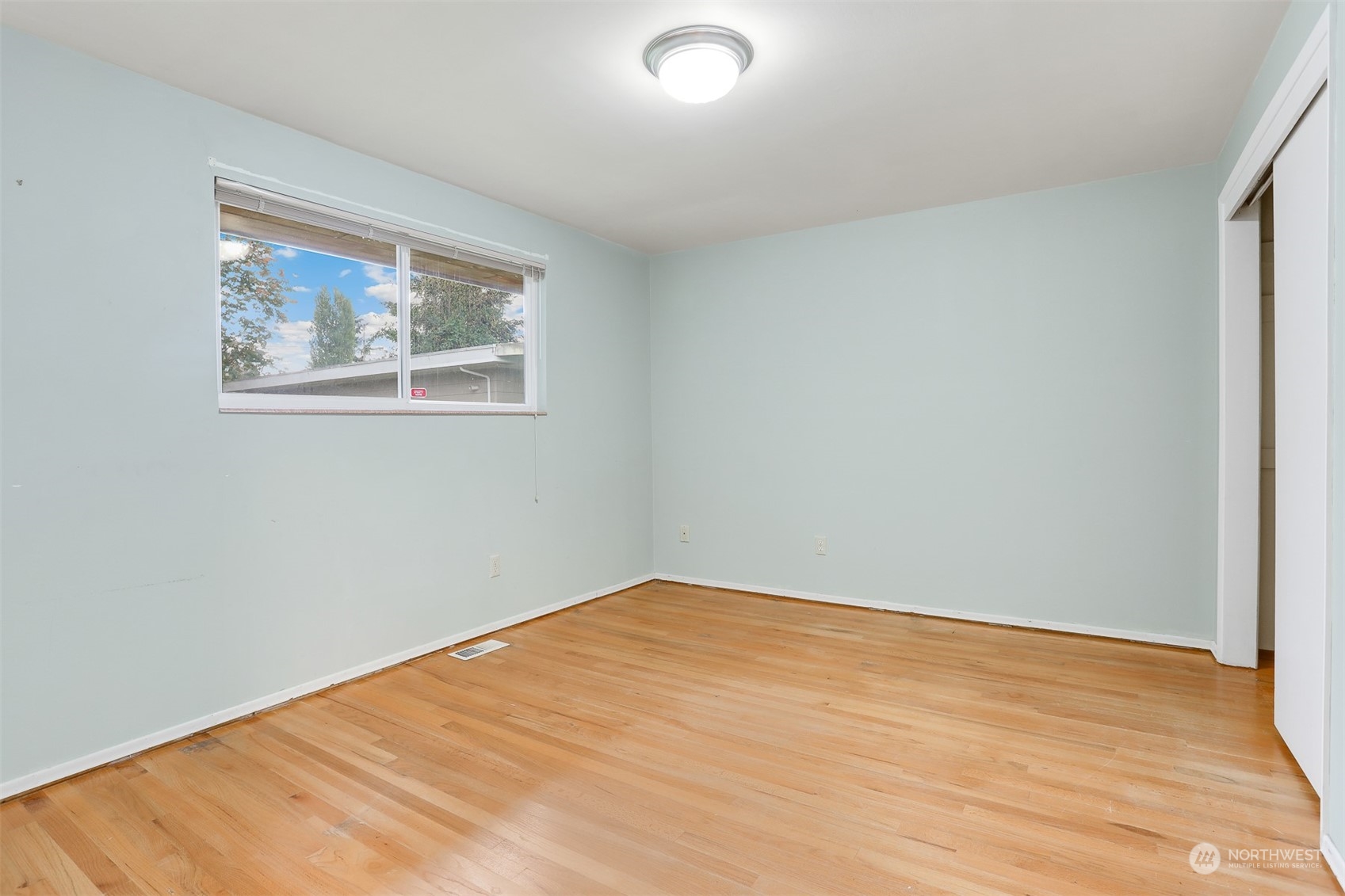 12446 155th Avenue Southeast Renton, WA 98059 - Photo 11 of 38 Gallery Image 11