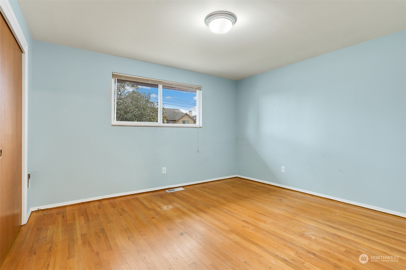 12446 155th Avenue Southeast Renton, WA 98059 - Photo 9 of 38 Gallery Image 9