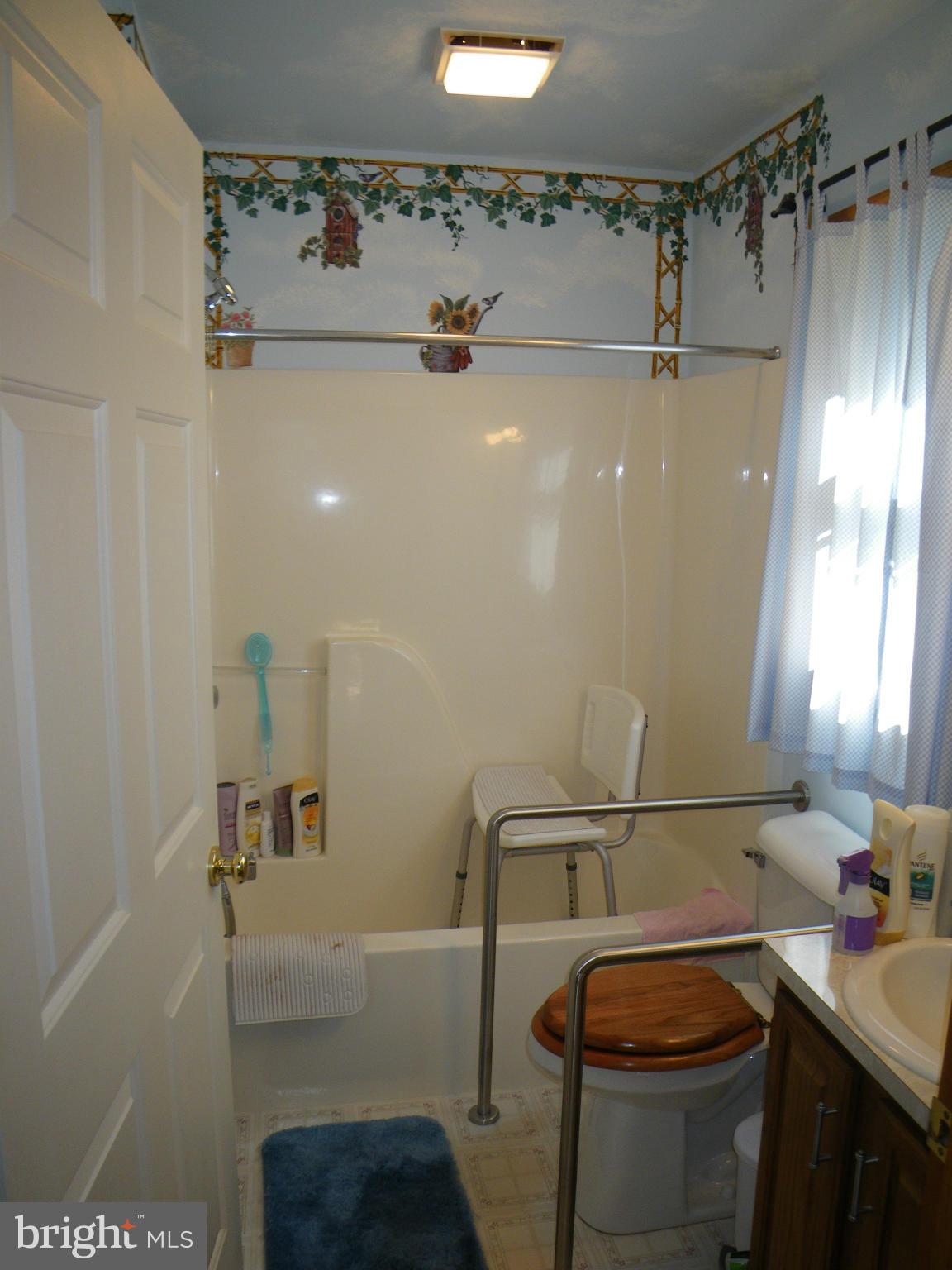 1052 Coldspring Road Fayetteville, PA 17222 - Photo 9 of 15 Bath (Master)