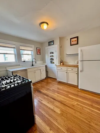 $3,150 | 42 Waterhouse Street, Unit 2, Somerville, MA 02144