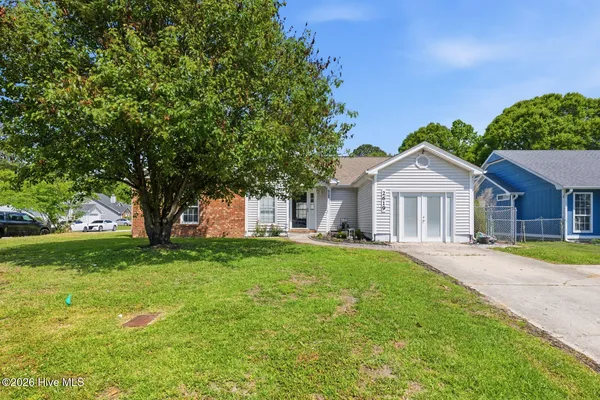 $274,500 | 2619 Idlebrook Circle, Midway Park, NC 28544