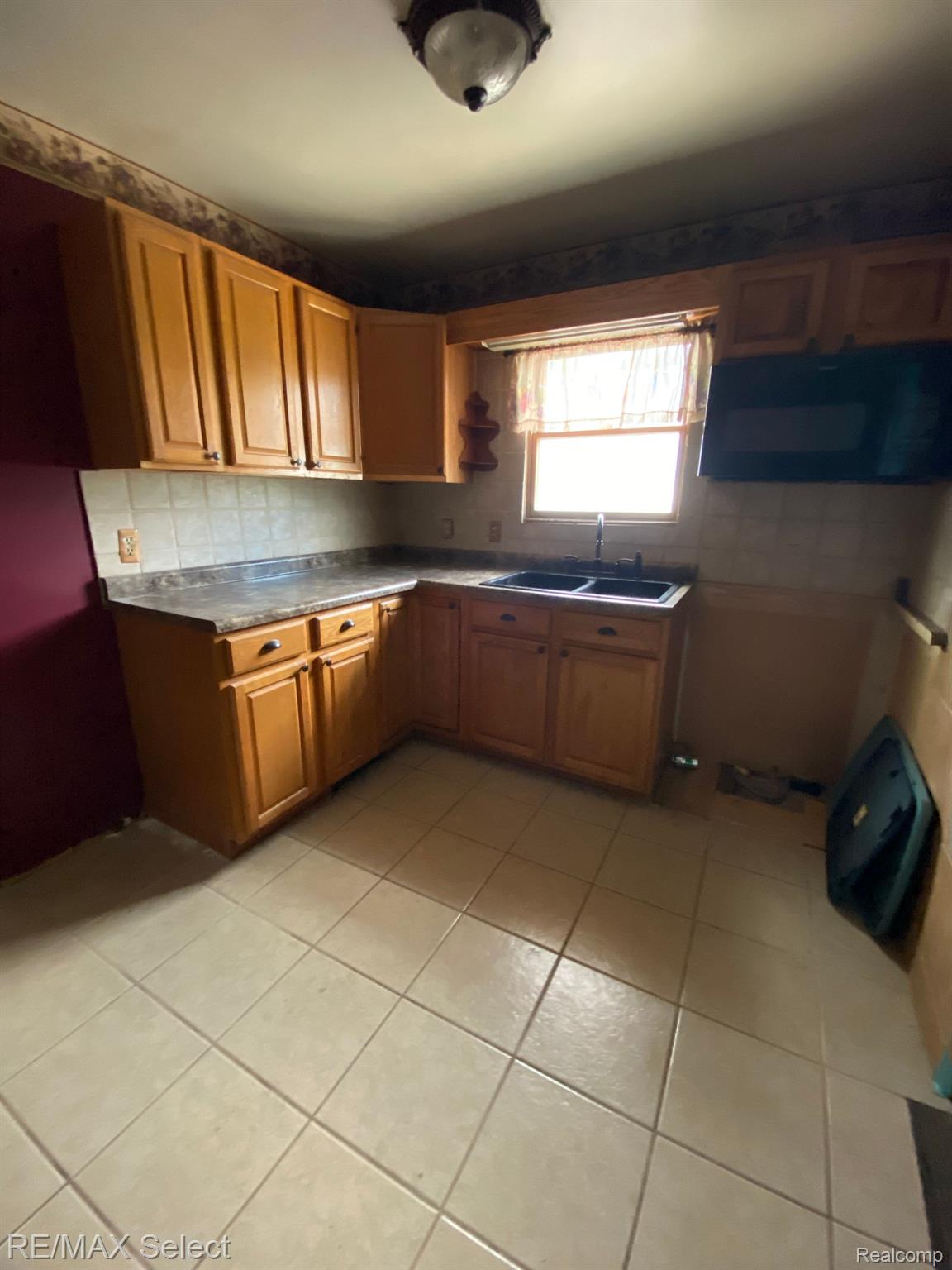 3314 Miller Road Flint, MI 48503 - Photo 5 of 16 Gallery Image 5