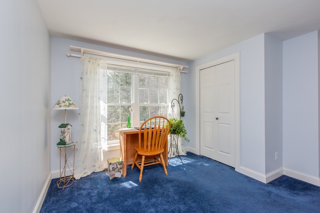 98 Middle Road Deerfield, NH 03037 - Photo 15 of 40