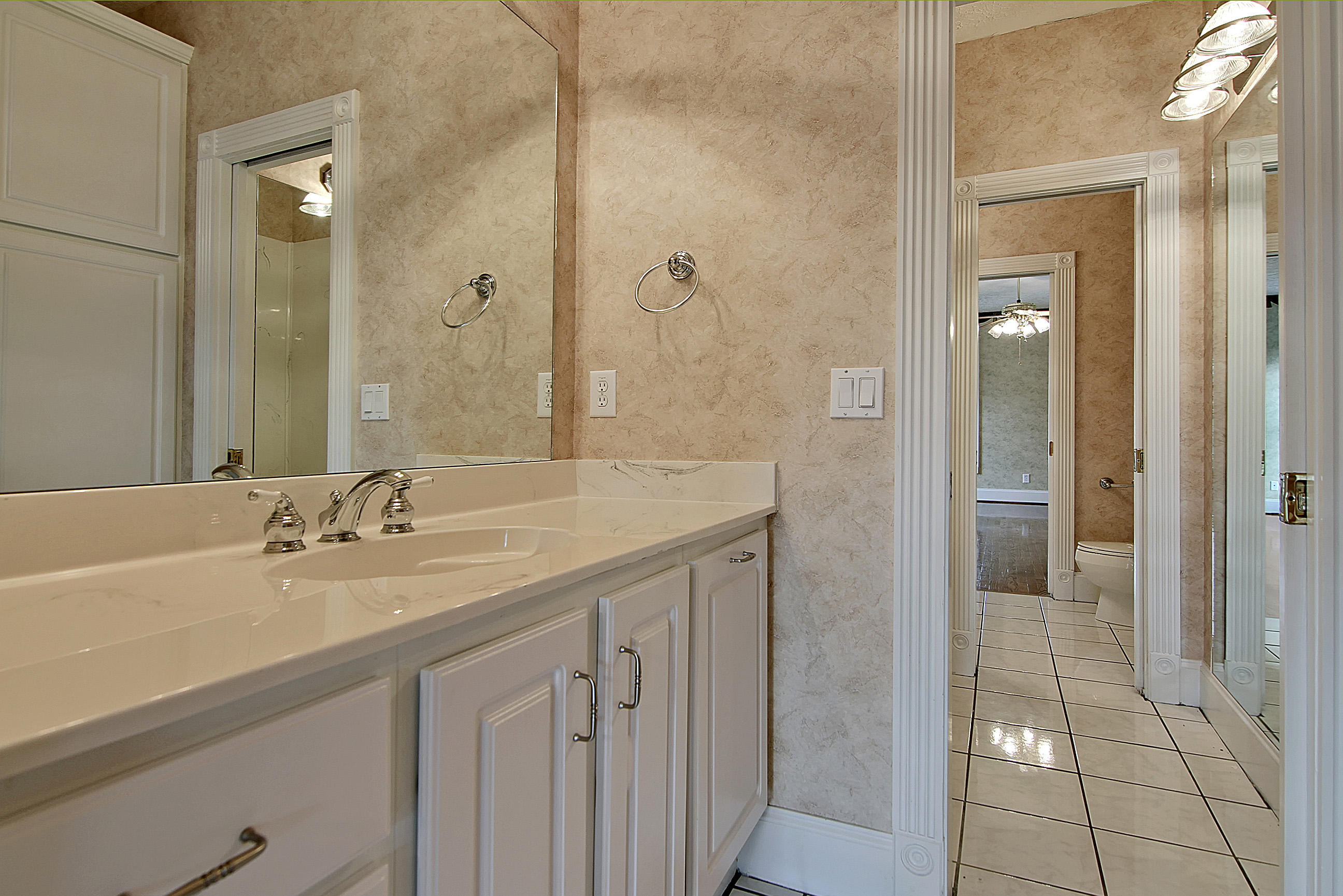 142 Old Winter Road Summerville, SC 29486 - Photo 17 of 56 Jack and Jill Bathroom