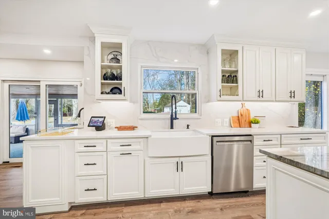 $999,000 | 5709 Foggy Lane, Rockville, MD 20855