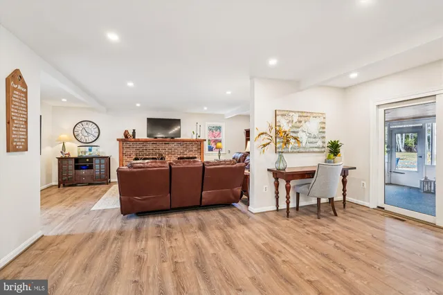 $999,000 | 5709 Foggy Lane, Rockville, MD 20855