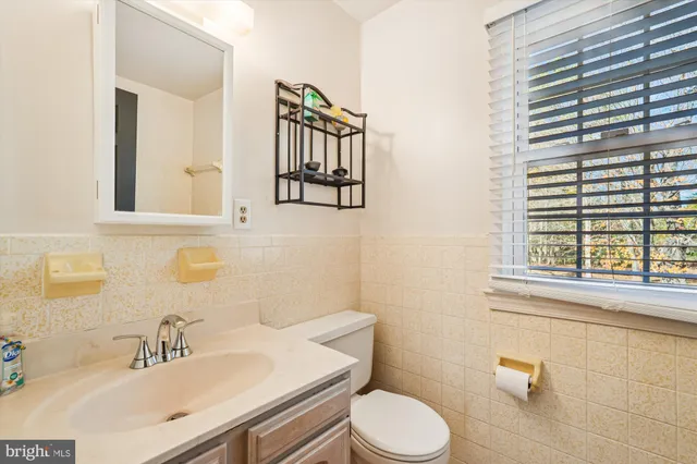 $999,000 | 5709 Foggy Lane, Rockville, MD 20855