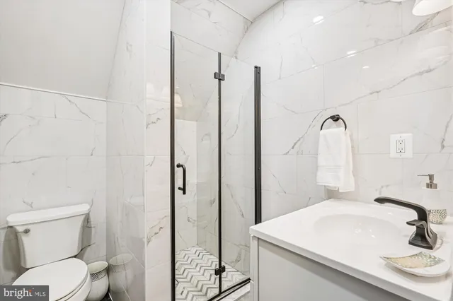 $999,000 | 5709 Foggy Lane, Rockville, MD 20855