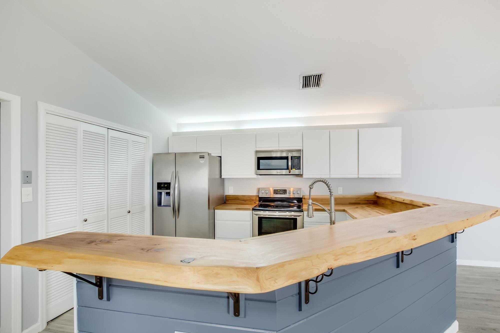 320 West Fort Morgan Road, Unit 101 Gulf Shores, AL 36542 - Photo 7 of 29 Kitchen