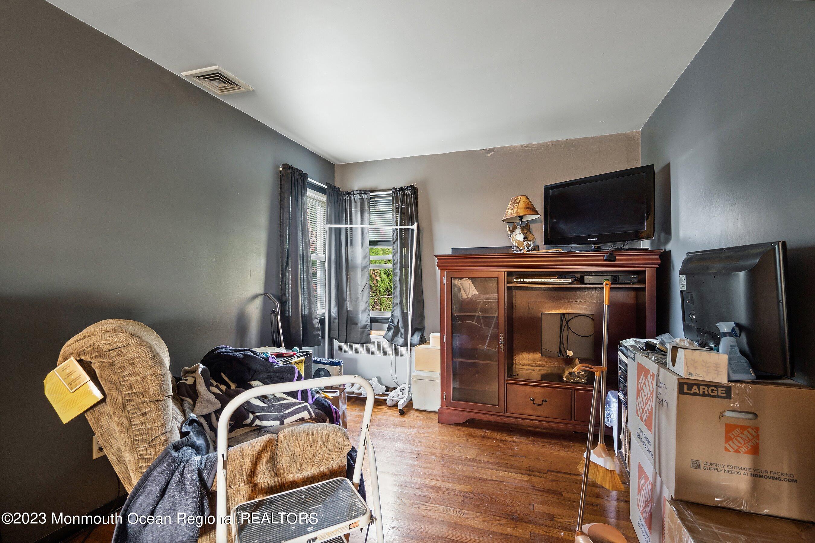222 Wayside Road Neptune Township, NJ 07753 - Photo 16 of 34 16-Bed 6