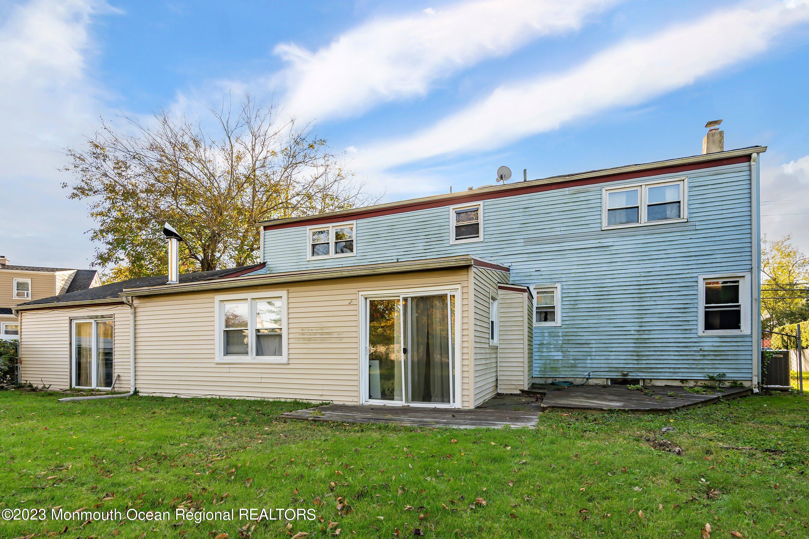 222 Wayside Road Neptune Township, NJ 07753 - Photo 30 of 34 28-Back Right