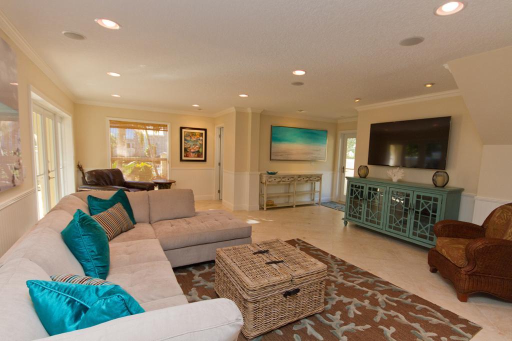29 Hersey Drive Ocean Ridge, FL 33435 - Photo 11 of 25 11