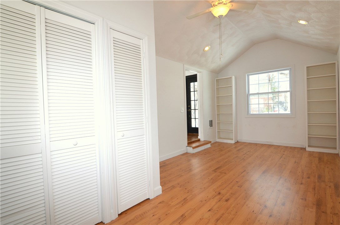 152 Edgehill Road Warwick, RI 02889 - Photo 17 of 24