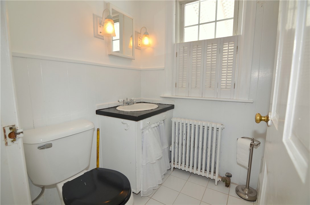 152 Edgehill Road Warwick, RI 02889 - Photo 20 of 24
