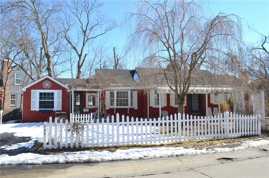 152 Edgehill Road Warwick, RI 02889 - Photo 2 of 24