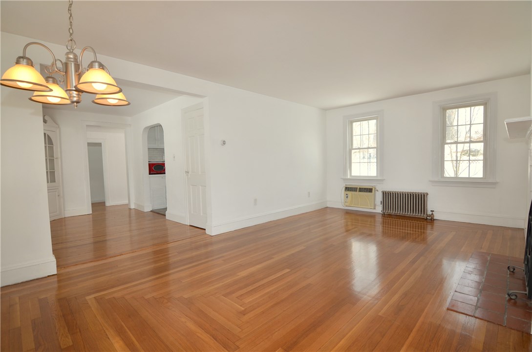 152 Edgehill Road Warwick, RI 02889 - Photo 4 of 24