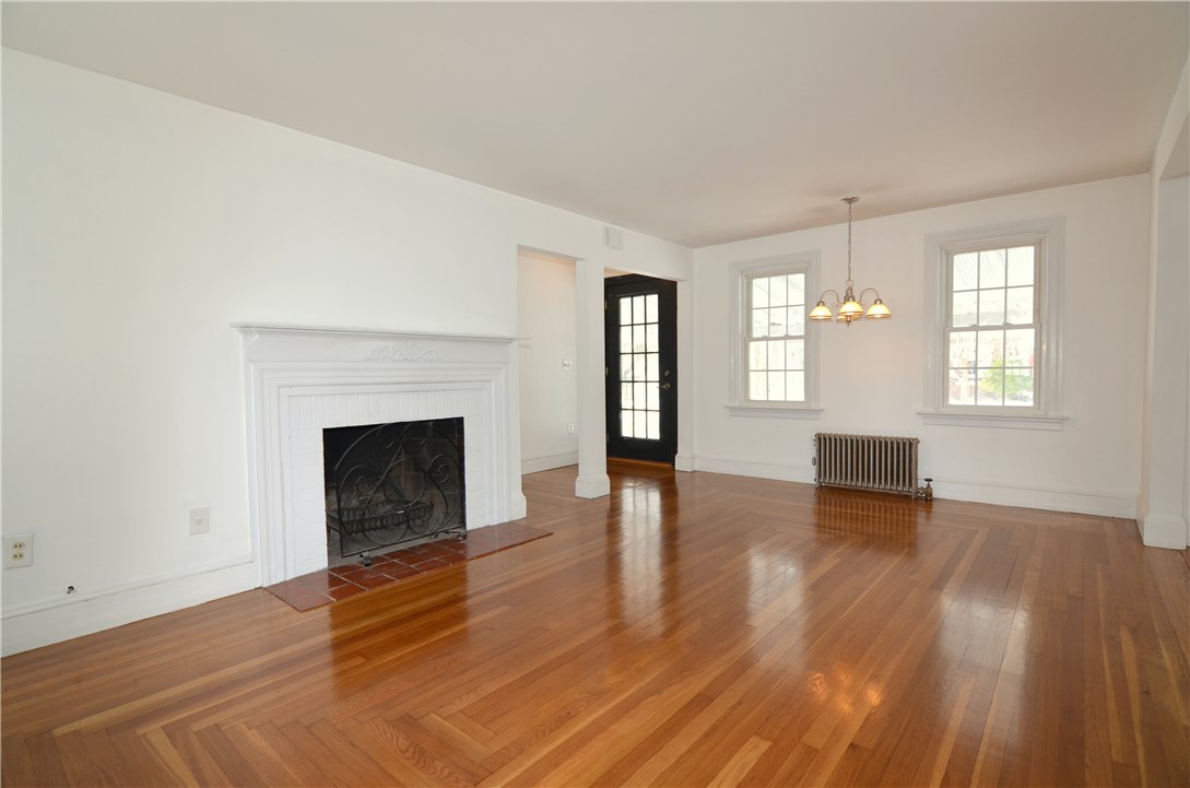 152 Edgehill Road Warwick, RI 02889 - Photo 7 of 24