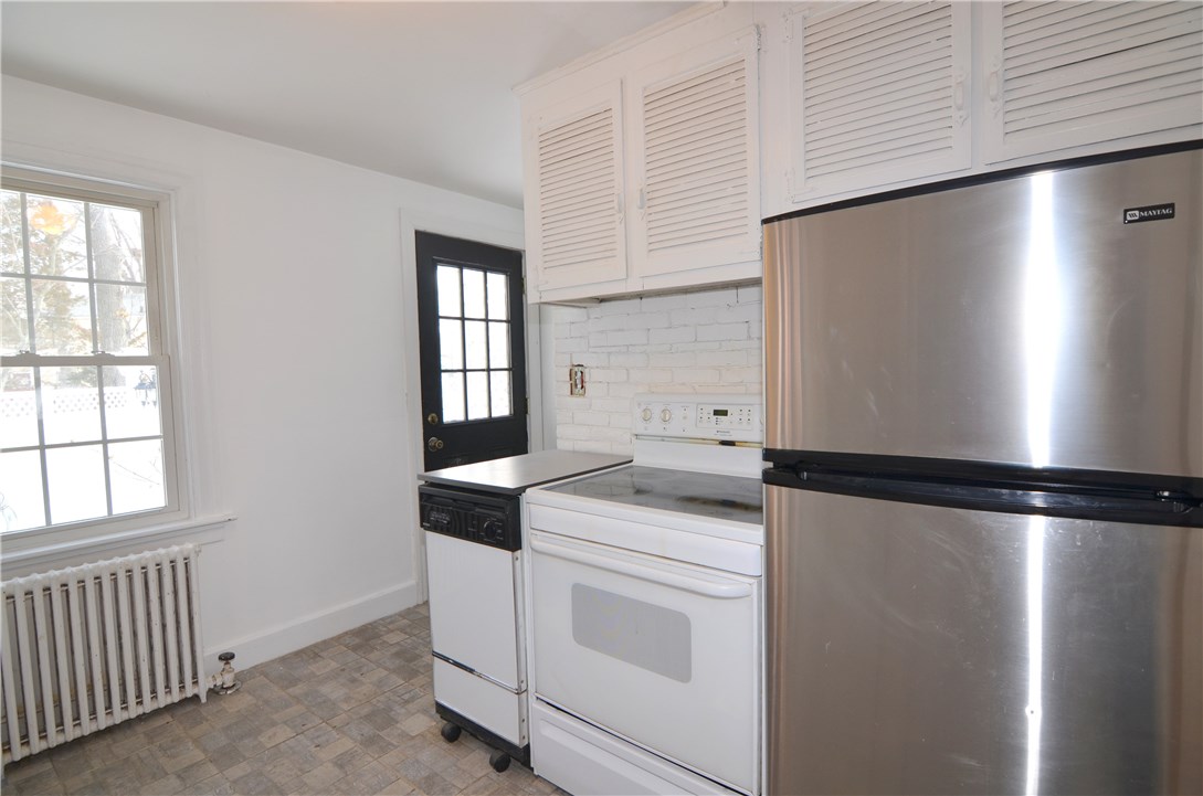 152 Edgehill Road Warwick, RI 02889 - Photo 9 of 24