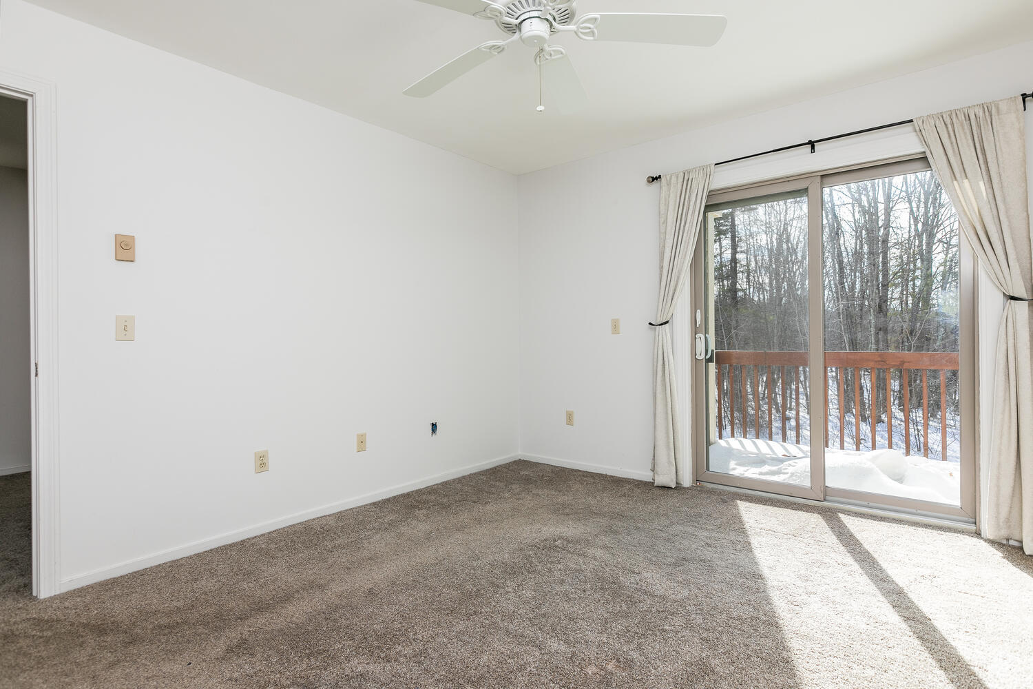 22 Linwood Road, Unit 22 Freeport, ME 04032 - Photo 8 of 37 22 Linwood Rd Freeport ME-large-022-008-