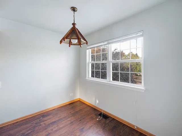 $2,000 | 2552 Dickens Drive, Unit 2552, Aurora, IL 60503