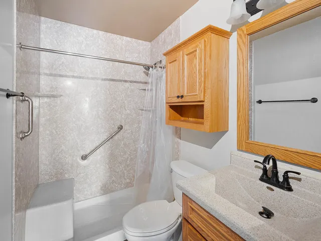 $2,000 | 2552 Dickens Drive, Unit 2552, Aurora, IL 60503