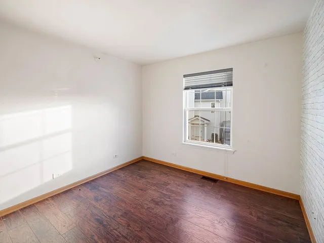 $2,000 | 2552 Dickens Drive, Unit 2552, Aurora, IL 60503