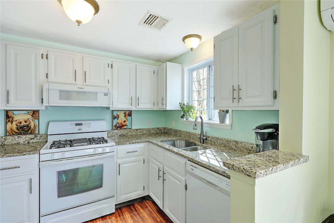 31 Eagle Run, Unit B Warwick, RI 02818 - Photo 13 of 37