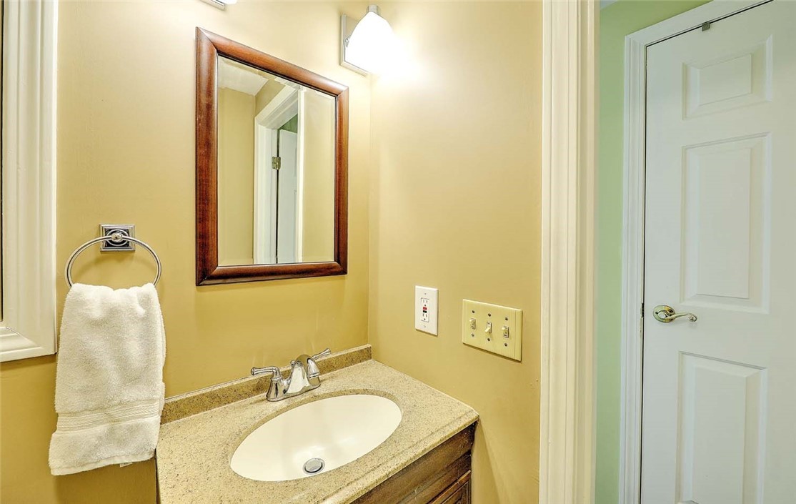 31 Eagle Run, Unit B Warwick, RI 02818 - Photo 18 of 37