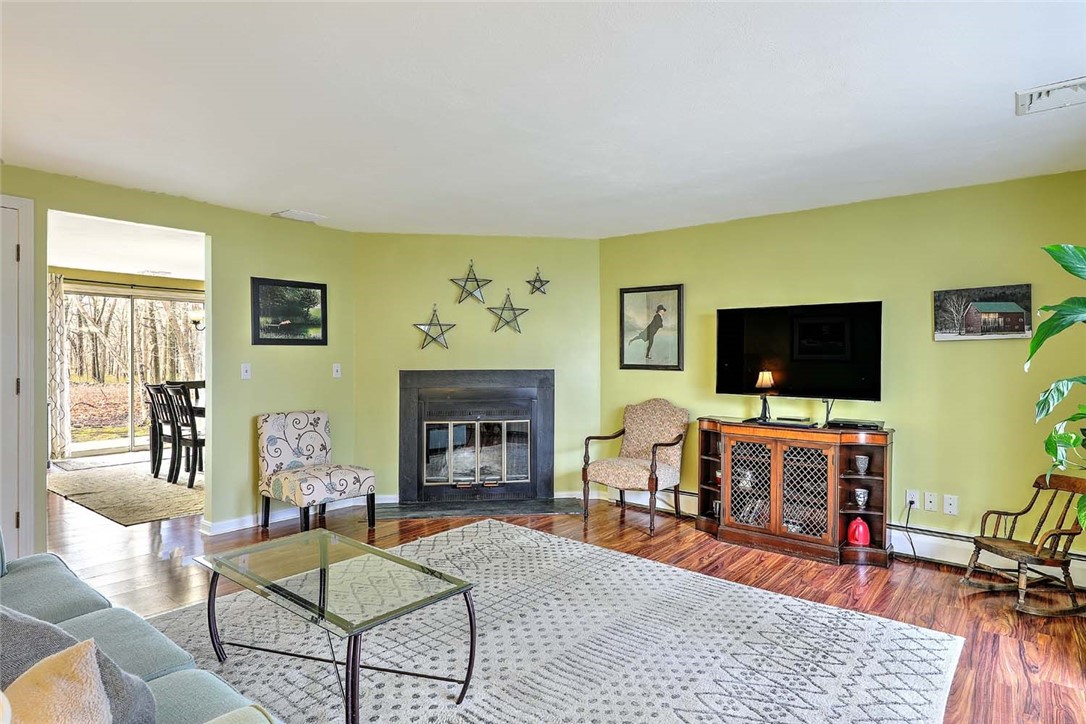31 Eagle Run, Unit B Warwick, RI 02818 - Photo 4 of 37