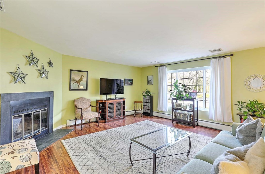 31 Eagle Run, Unit B Warwick, RI 02818 - Photo 6 of 37