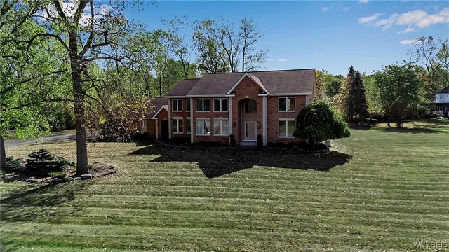 $899,900 | 4505 Timberlakes Drive, Clarence, NY 14031