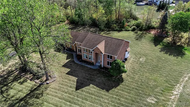 $899,900 | 4505 Timberlakes Drive, Clarence, NY 14031