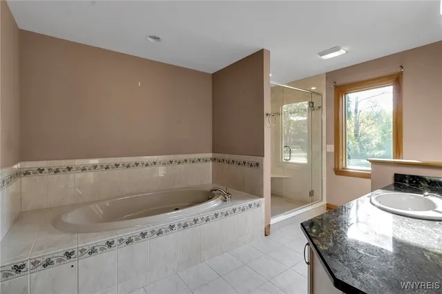 $899,900 | 4505 Timberlakes Drive, Clarence, NY 14031