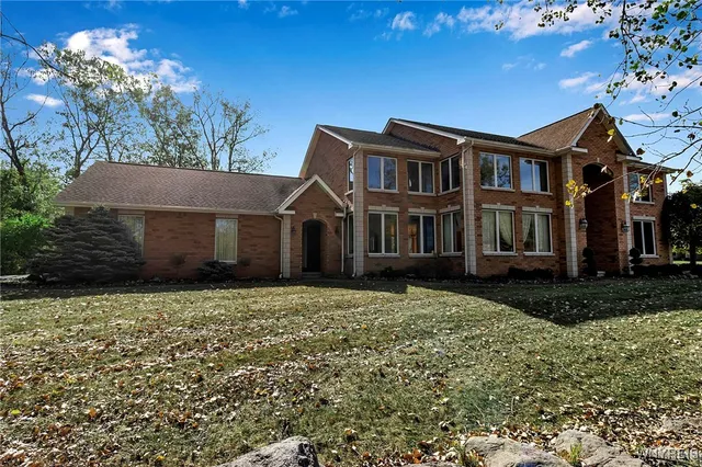 $899,900 | 4505 Timberlakes Drive, Clarence, NY 14031