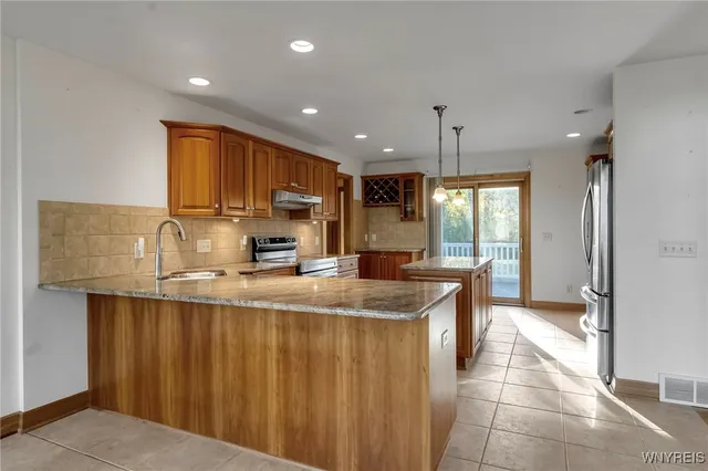 $899,900 | 4505 Timberlakes Drive, Clarence, NY 14031