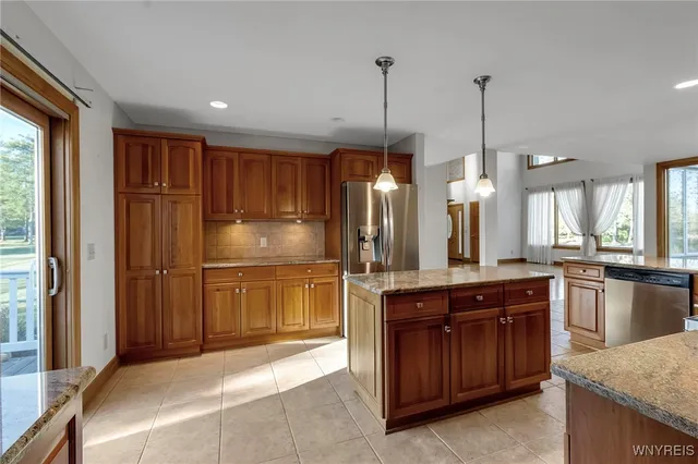 $899,900 | 4505 Timberlakes Drive, Clarence, NY 14031