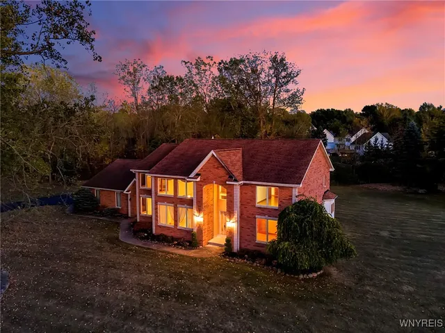 $899,900 | 4505 Timberlakes Drive, Clarence, NY 14031
