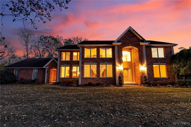 $899,900 | 4505 Timberlakes Drive, Clarence, NY 14031