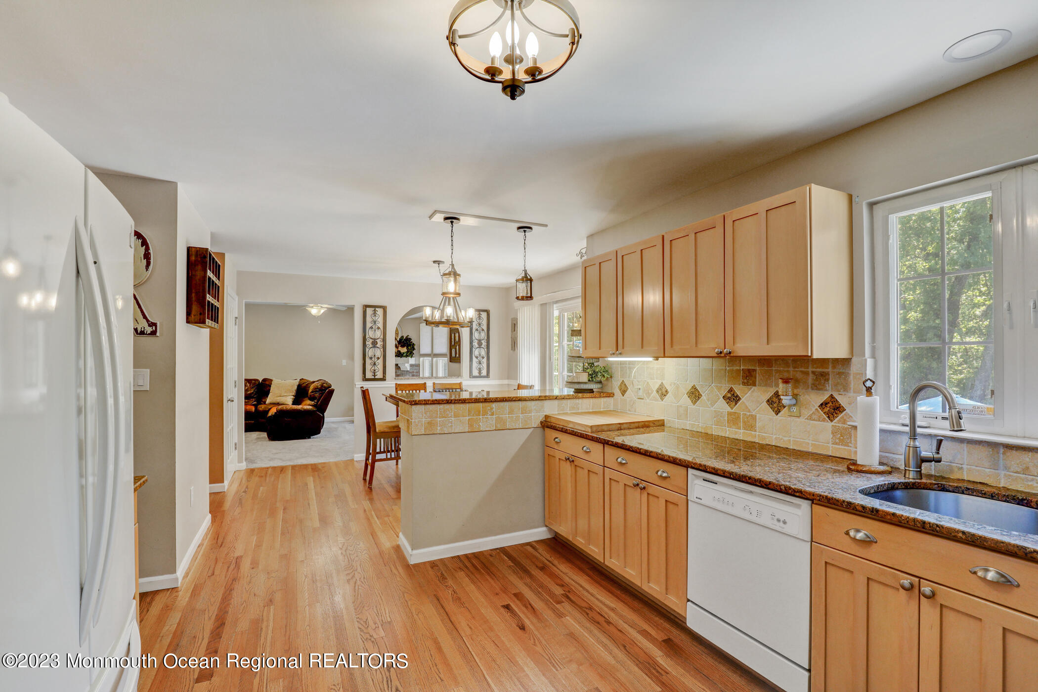 47 Strickland Road Freehold, NJ 07728 - Photo 19 of 54 17 - Kitchen