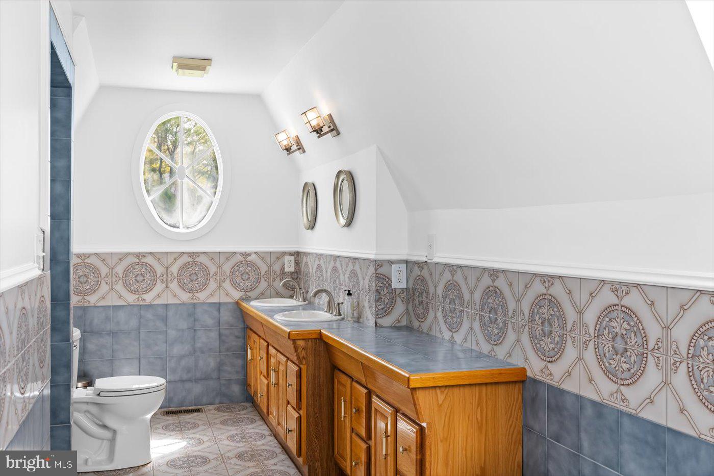 4 Pointers Ridge Fredericksburg, VA 22405 - Photo 95 of 118 CARRIAGE HOUSE- UPPER LEVEL BATHROOM