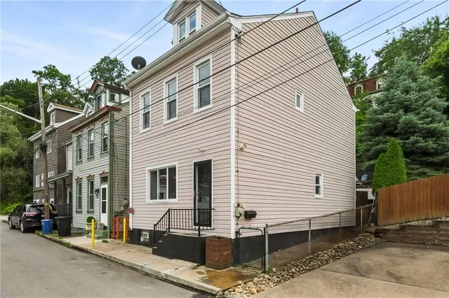 $2,150 | 2740 Shelly Street, Pittsburgh, PA 15203