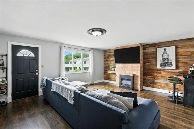 $2,150 | 2740 Shelly Street, Pittsburgh, PA 15203