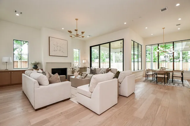 $2,250,000 | 336 West 32nd Street, Houston, TX 77018