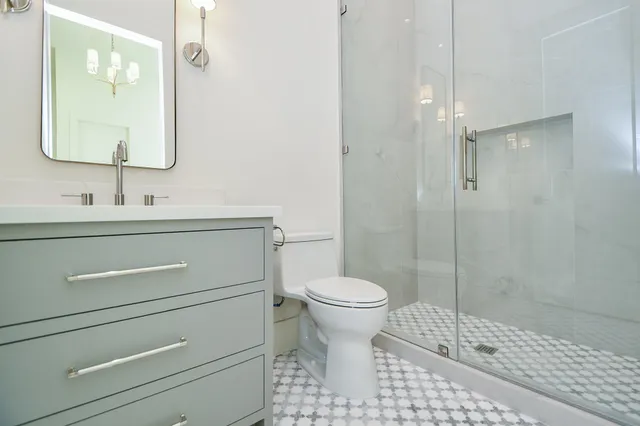 $2,250,000 | 336 West 32nd Street, Houston, TX 77018