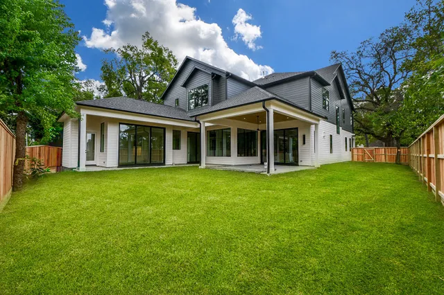 $2,250,000 | 336 West 32nd Street, Houston, TX 77018