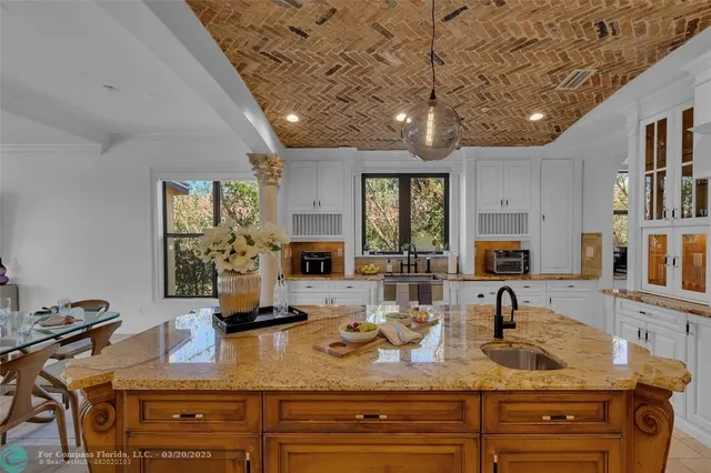 $39,995 | 1011 Rhodes Villa Avenue, Delray Beach, FL 33483